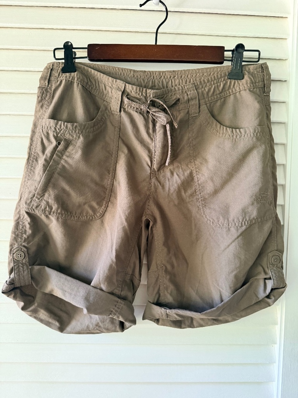 The North Face Women's Roll-Tab Hiking Shorts Gorpcore Granola Hiking Utility 4